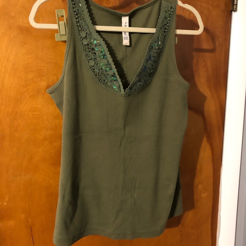 Green tank top with sequence